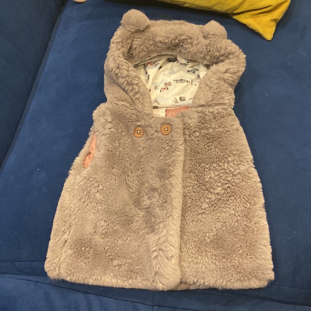 6-9 months faux fur vest